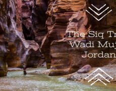 Descubre la belleza del Cañón de Mujib en Jordania: La aventura perfecta para los amantes del senderismo y el turismo
